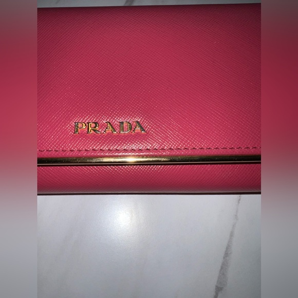 AUTHENTIC - Vintage Prada chain wallet - Picture 13 of 16